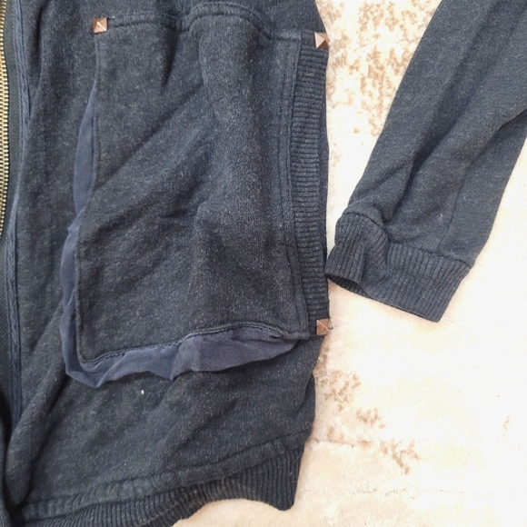 🍒 2/$22 Wilfred Sweater - Picture 3 of 3